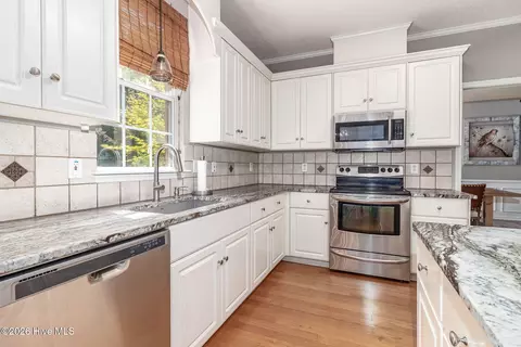 Kitchen - 825 Sonora Cir, Evans, GA 30809 photo 4 of 5