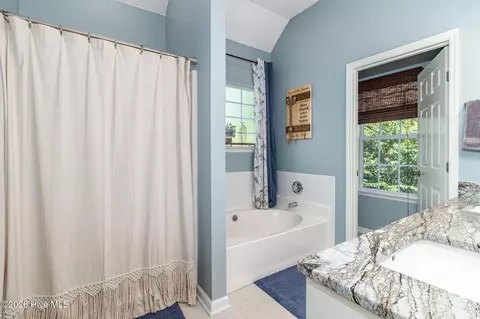 Bath - 825 Sonora Cir, Evans, GA 30809 photo 1 of 3