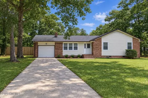 1005 Stillwood Cir, Jacksonville, NC 28540