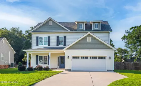1616 Chadwick Shores Dr, Sneads Ferry, NC 28460