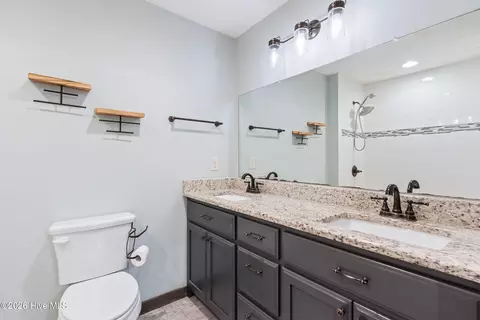 Bath - 110 Blueberry Hl, Murphy, NC 28906 photo 6 of 6