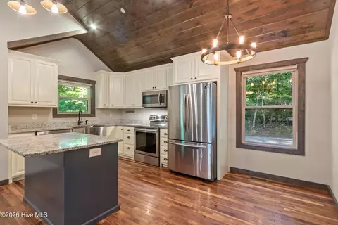 Kitchen - 110 Blueberry Hl, Murphy, NC 28906 photo 5 of 6