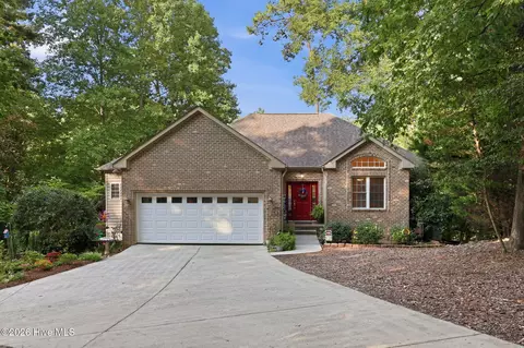 3233 Leicester Cir, Sanford, NC 27332