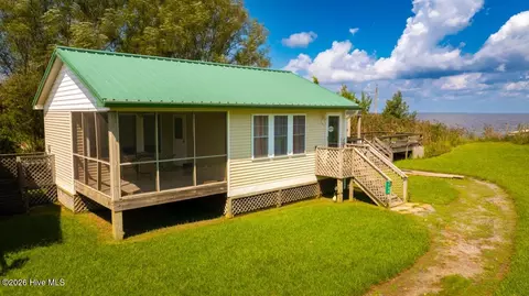 139 Lasseters Lndg #D, Columbia, NC 27925