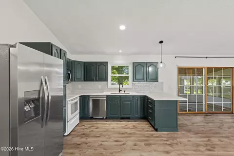 Kitchen - 1815 Watts Landing Rd, Hampstead, NC 28443 photo 1 of 2