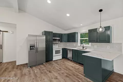 Kitchen - 1815 Watts Landing Rd, Hampstead, NC 28443 photo 2 of 2
