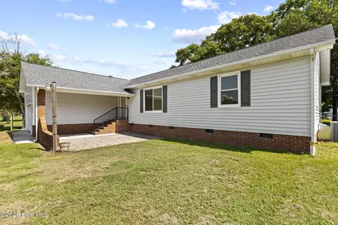Exterior - 1815 Watts Landing Rd, Hampstead, NC 28443 photo 6 of 7