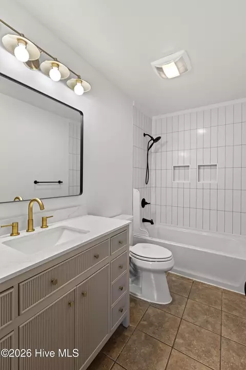 Bath - 1815 Watts Landing Rd, Hampstead, NC 28443 photo 3 of 3