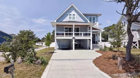 101 NE 64th St, Oak Island, NC 28465