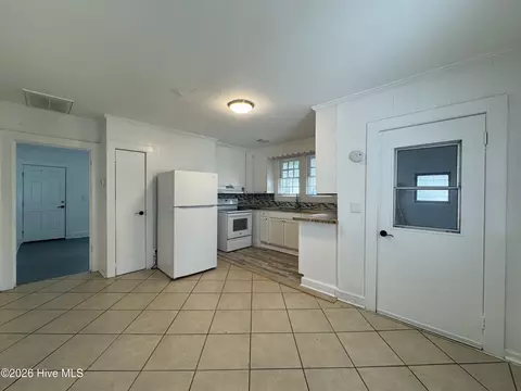 Kitchen - 114 Calvary Dr, Augusta, GA 30906 photo 1 of 2