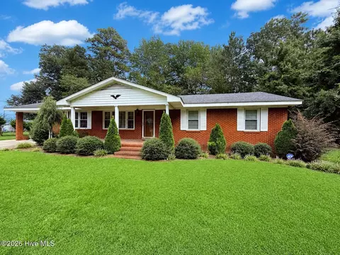 201 Forest Dr, La Grange, NC 28551