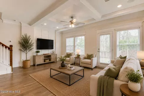 Living - 362 Sumac Trl, Evans, GA 30809 photo 2 of 4