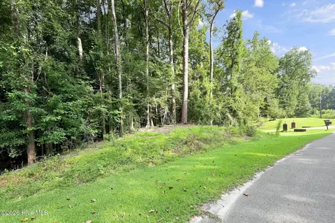 410 Candlewood Dr, Jacksonville, NC 28540