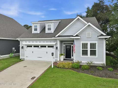 100 Sea Grove Ln, Beaufort, NC 28516