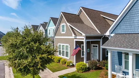 317 Sea Hawk St, Beaufort, NC 28516