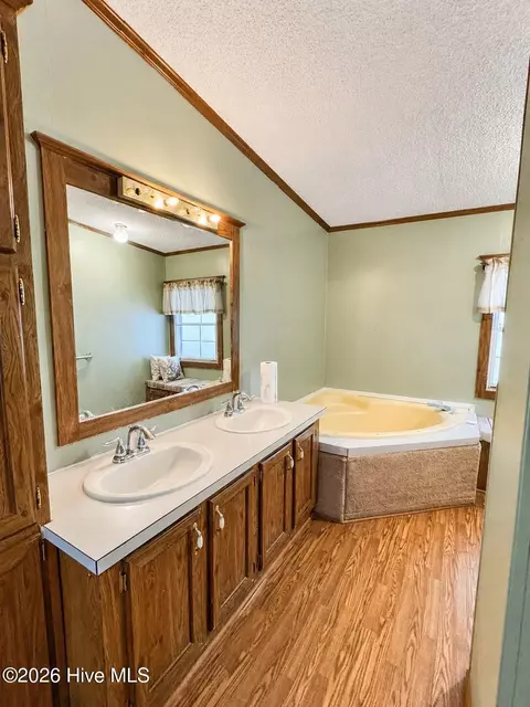 2202 Hollyhock Ln, Deep Run, NC 28525 photo 10
