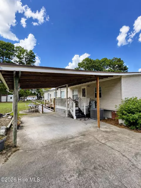 2202 Hollyhock Ln, Deep Run, NC 28525 photo 3