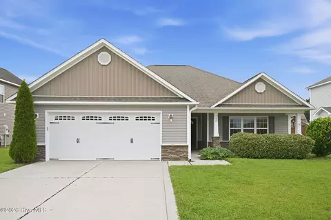 104 Cavalier Dr, Jacksonville, NC 28546