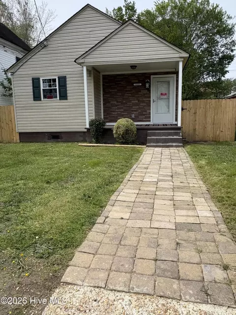 1111 Wood St, Elizabeth City, NC 27909