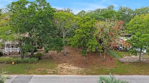115 NE 79th St, Oak Island, NC 28465