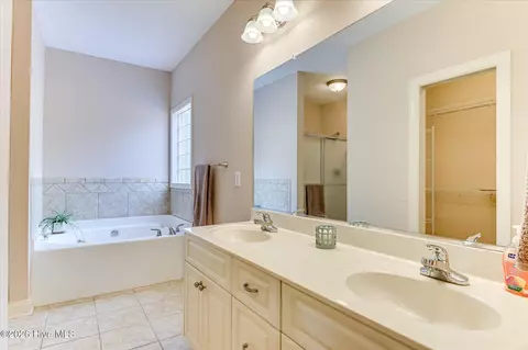 Bath - 4151 Day Rd, Martinez, GA 30907 photo 2 of 4