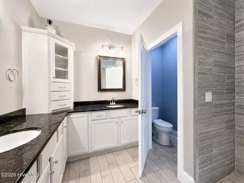 Bath - 40 Evergreen Ln, Hampstead, NC 28443 photo 6 of 7