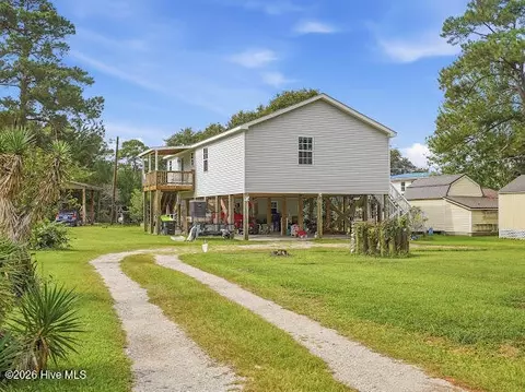 131 Circle Dr, Cedar Point, NC 28584