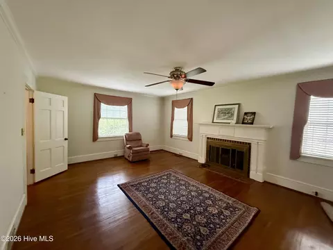 Living - 208 Crescent Dr, Windsor, NC 27983 photo 2 of 4