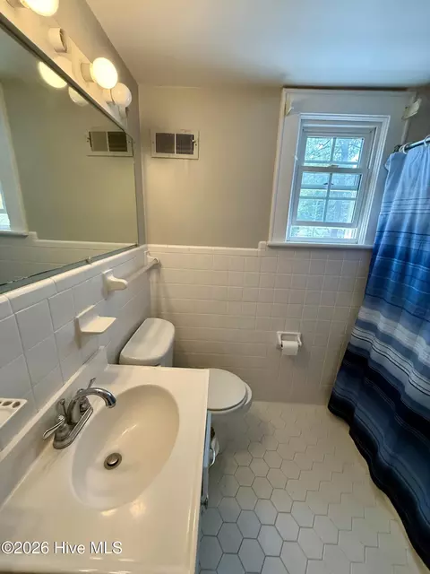 Bath - 208 Crescent Dr, Windsor, NC 27983 photo 1 of 2