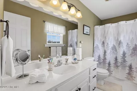 Bath - 993 Aspen Ridge Ct, Deep Run, NC 28525 photo 2 of 2