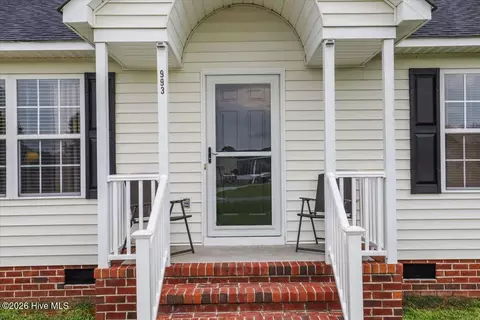 Exterior - 993 Aspen Ridge Ct, Deep Run, NC 28525 photo 5 of 11