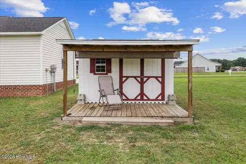 Exterior - 993 Aspen Ridge Ct, Deep Run, NC 28525 photo 7 of 11