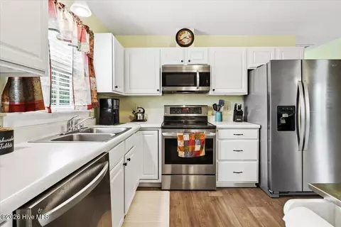 Kitchen - 993 Aspen Ridge Ct, Deep Run, NC 28525 photo 5 of 5