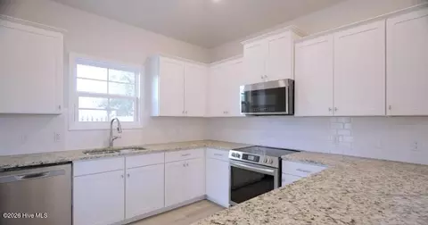 Kitchen - 112 Calloway Dr, Wallace, NC 28466 photo 2 of 2