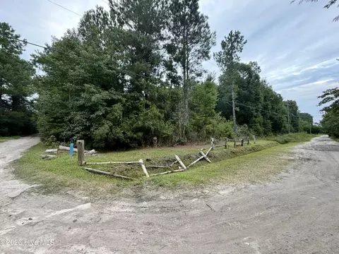 182 Rock Rd, Maple Hill, NC 28454 photo 4