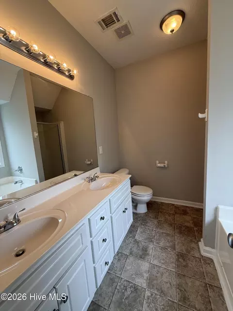 Bath - 4324 E Barcelona Way, Augusta, GA 30906 photo 5 of 8