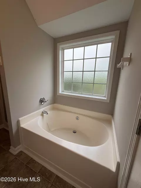 Bath - 4324 E Barcelona Way, Augusta, GA 30906 photo 2 of 8