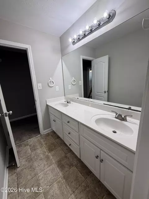 Bath - 4324 E Barcelona Way, Augusta, GA 30906 photo 6 of 8