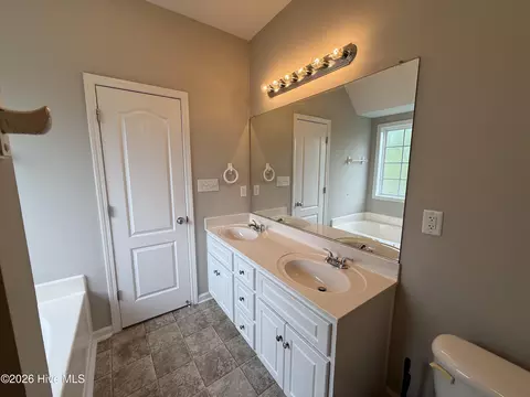Bath - 4324 E Barcelona Way, Augusta, GA 30906 photo 1 of 8