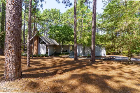 Exterior - 20 Pine Valley Cir, Pinehurst, NC 28374 photo 2 of 19