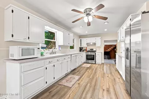Kitchen - 430 Hughes Rd, Hampstead, NC 28443 photo 3 of 5