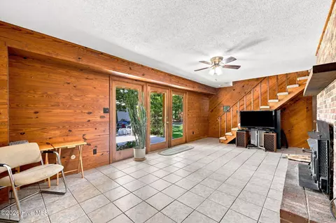 Living - 430 Hughes Rd, Hampstead, NC 28443 photo 2 of 7