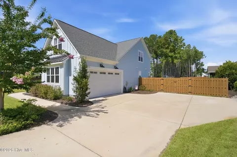 Exterior - 39 Stratford Pl, Hampstead, NC 28443 photo 11 of 11