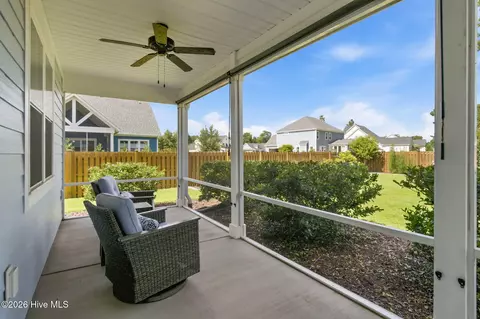 Exterior - 39 Stratford Pl, Hampstead, NC 28443 photo 5 of 11