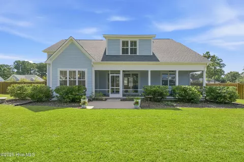 Exterior - 39 Stratford Pl, Hampstead, NC 28443 photo 3 of 11