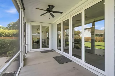 Exterior - 39 Stratford Pl, Hampstead, NC 28443 photo 6 of 11