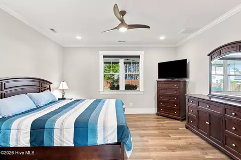 Bedroom - 39 Stratford Pl, Hampstead, NC 28443 photo 2 of 5