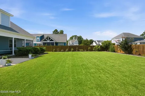 Exterior - 39 Stratford Pl, Hampstead, NC 28443 photo 4 of 11