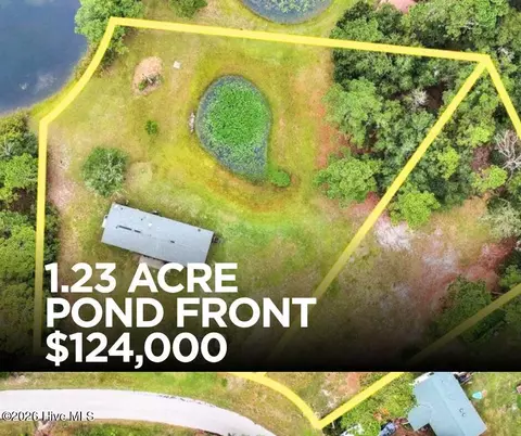 877 Cambridge Rd, Southport, NC 28461