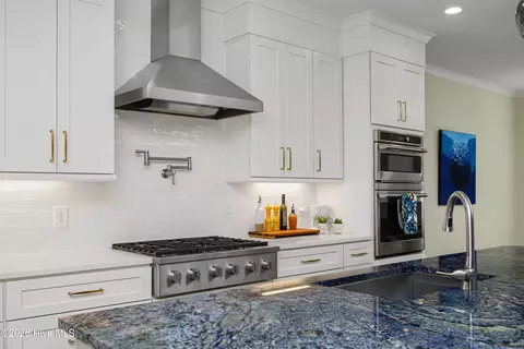 Kitchen - 1 Castle Bridge Ct, Pinehurst, NC 28374 photo 5 of 7